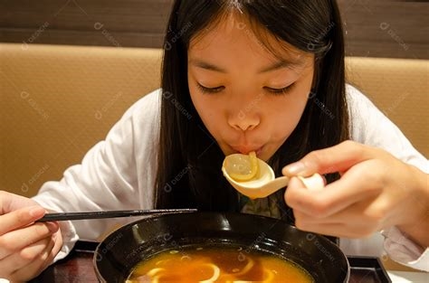comendo asiatica novinha nude