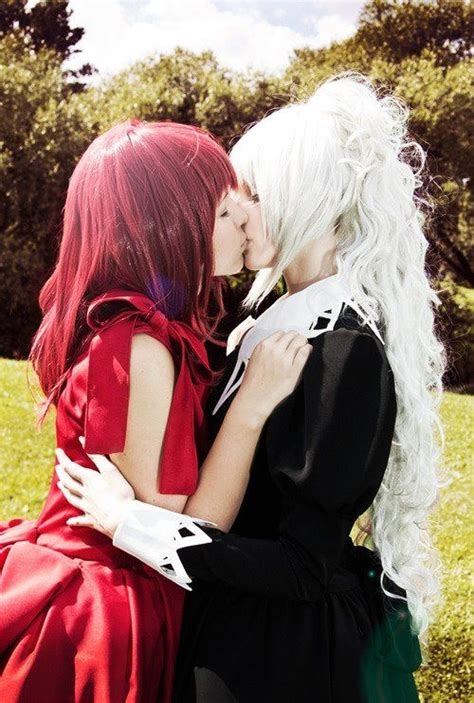 cosplay lesbians kissing nude