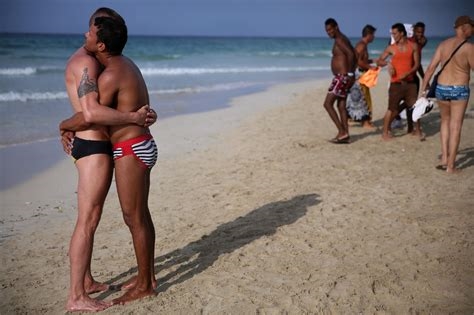 cubanos gay twitter nude