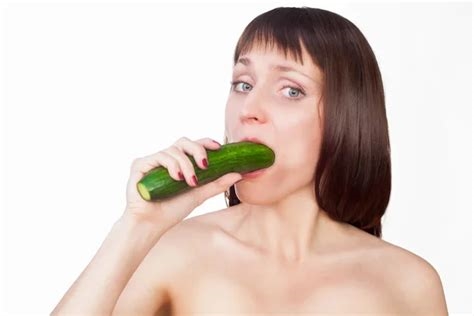 deepthroating cucumber nude