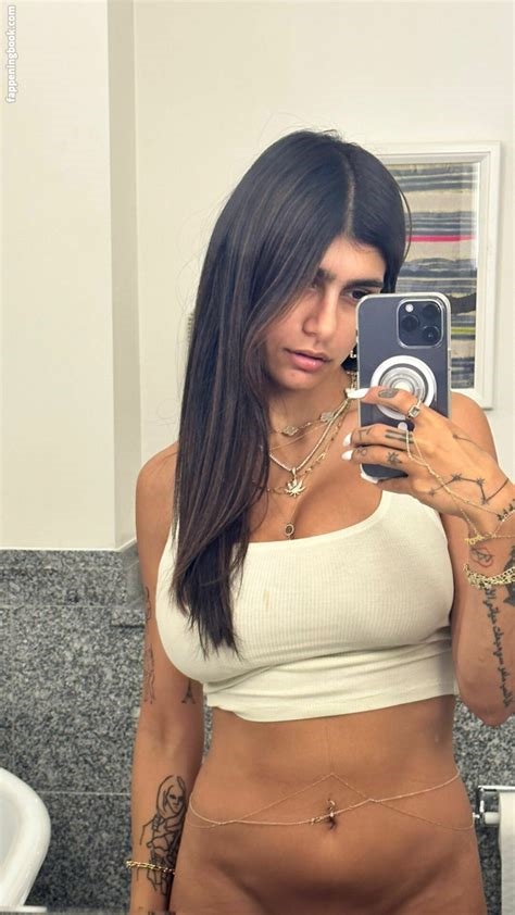 does mia khalifa post nudes on onlyfans nude