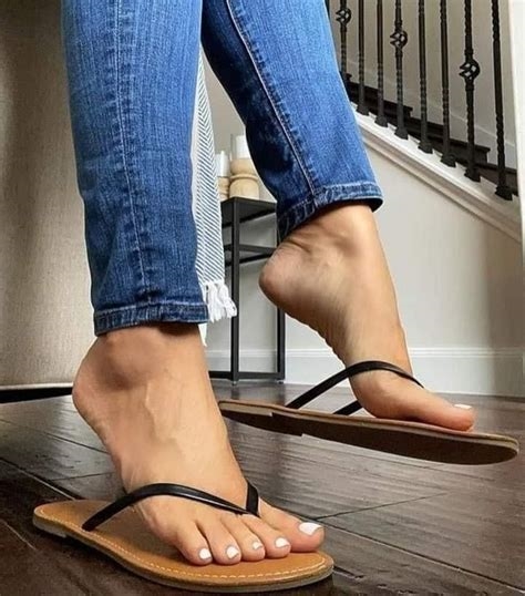 ebony feet in flip flops nude