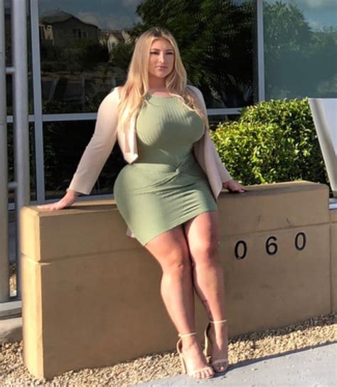 ellie thick nude