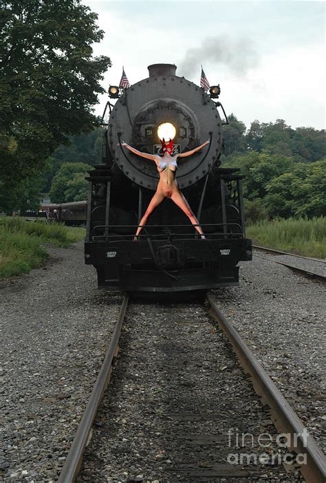 erome train nude