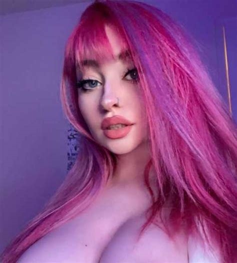fansly lilbussygirl nude