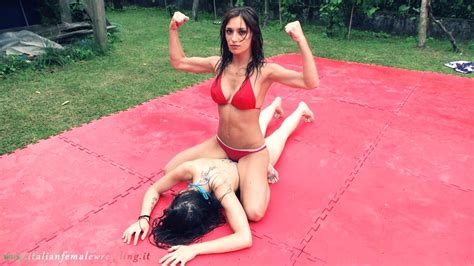 female italian wrestling nude