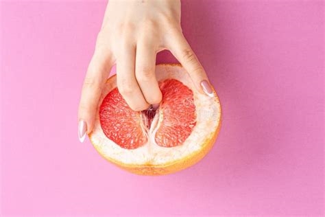fruit masturbation nude