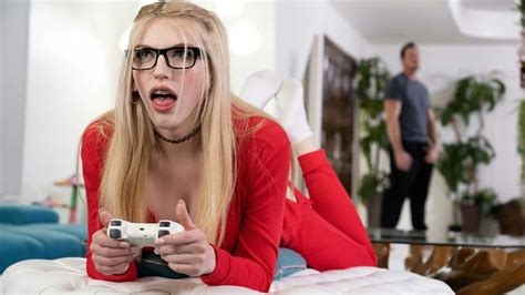 gamer girl gets creampied izzy wilde nude