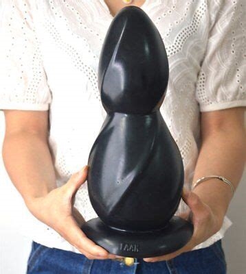 giant dildo porn nude
