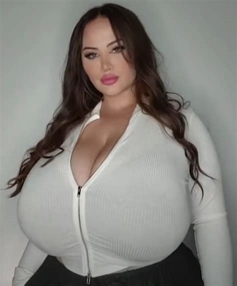 gigantic boobs bouncing nude