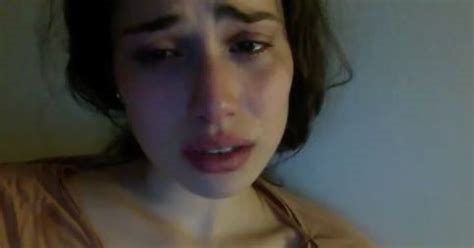 girls do porn crying nude