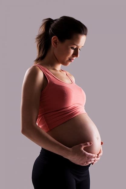 gravida mamando nude