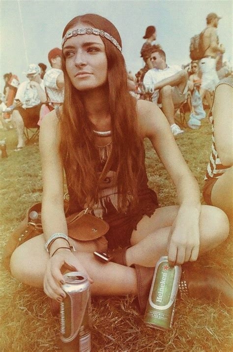 hairy hippie goddess nude
