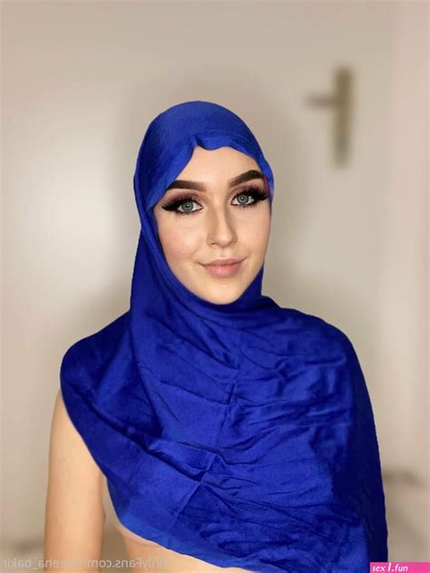 hijabi giving head nude