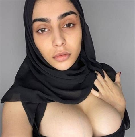 horny arab nude