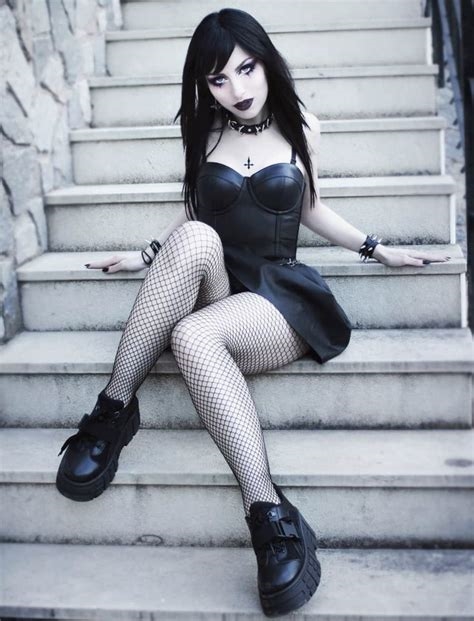 hot gothic chicks nude