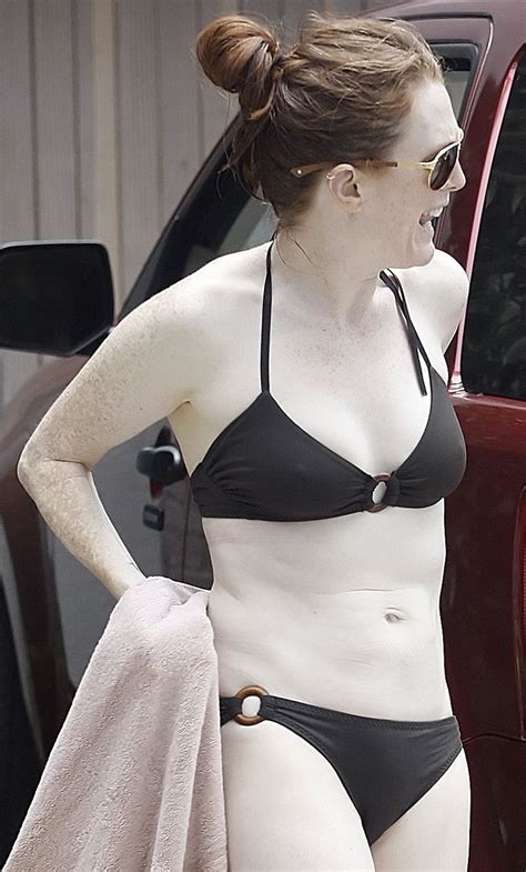 julianne moore in a bikini nude