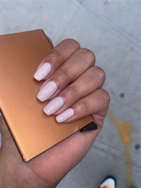 lady q nails nude
