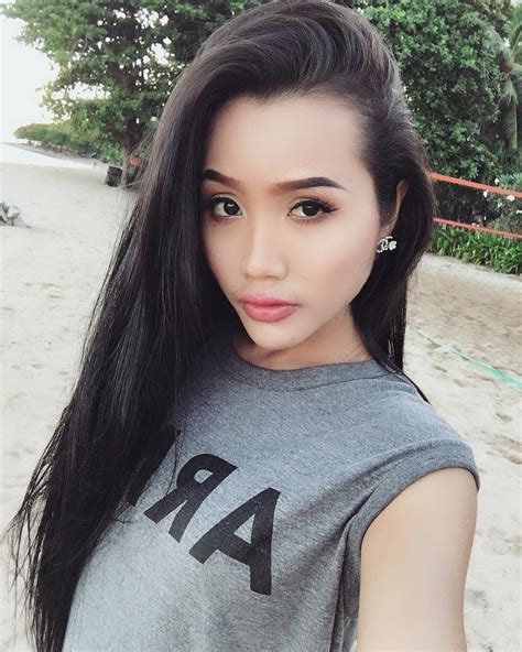 ladyboy pictures nude