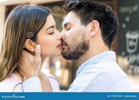 latina kissing porn nude