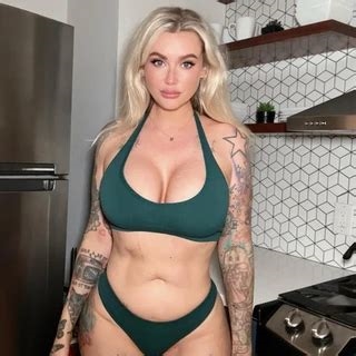 laura lux onlyfans nudes nude