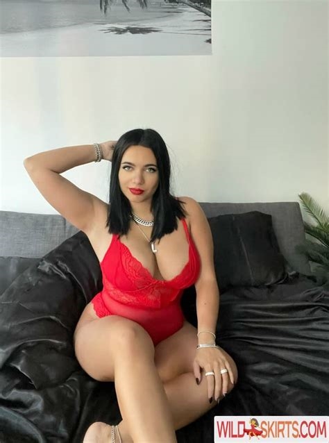 laurab974 onlyfans nude