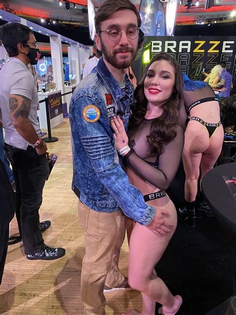 lily lou at exxxotica nude