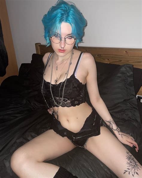 lyracrow onlyfans nude