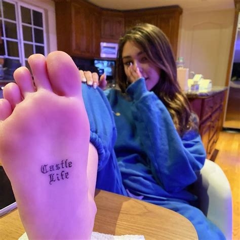 madison beer toes nude