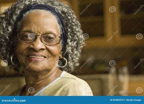 mature black grandma nude