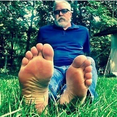 mature daddy feet nude