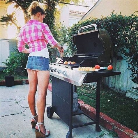 milf on the grill nude