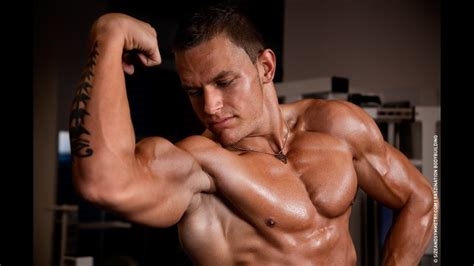 muscle flexing videos nude