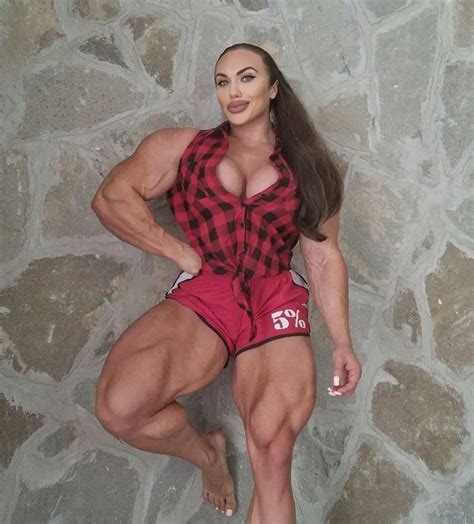 muscle woman facesitting nude