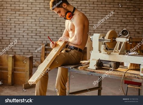 naked carpentry nude