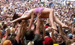 naked crowdsurfing nude