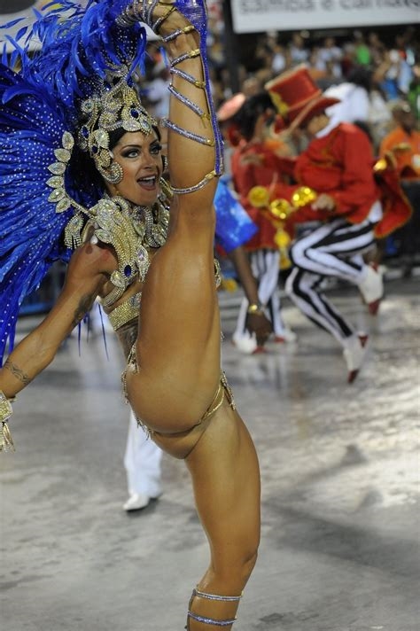 nuas no carnaval nude