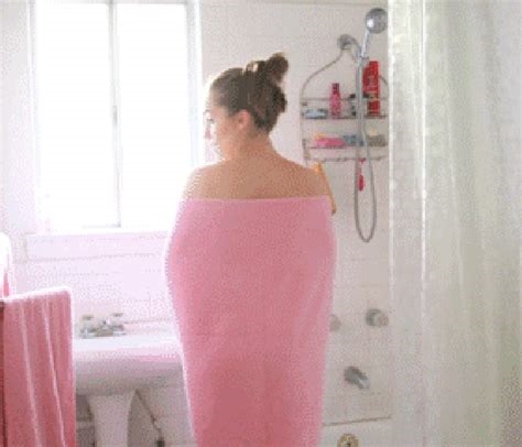 oops towel drop nude