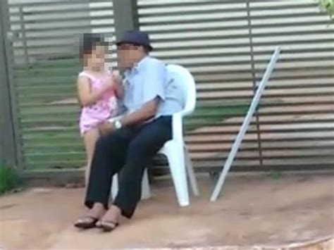 pai come a filha na frente da mãe nude