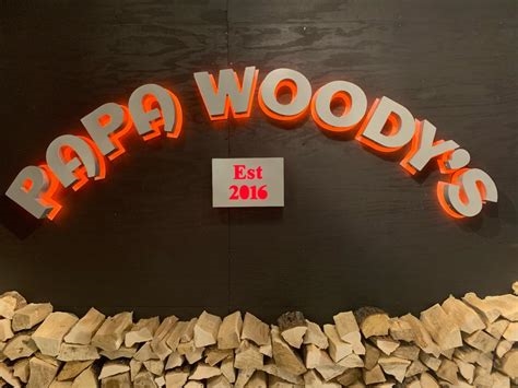 papa woody's photos nude