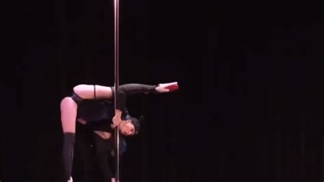 pole dancing peeps nude