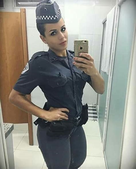 policial feminina gostosa nude