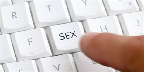 pornografia de 4 nude