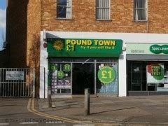 pound town london photos nude