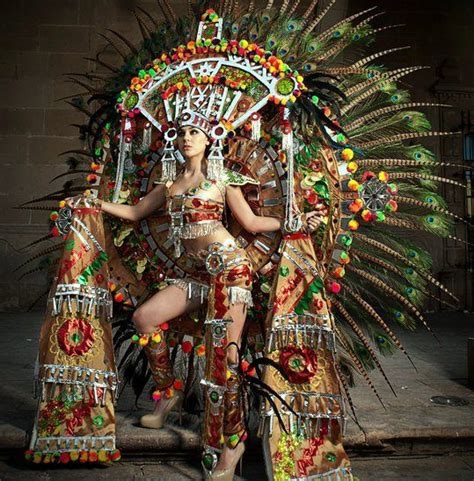 reina azteca nude