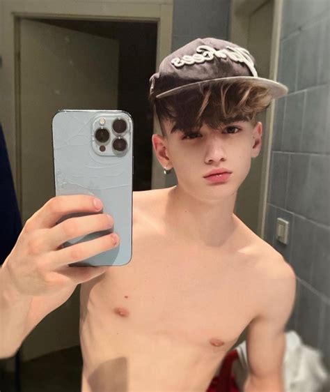 romeo twink onlyfans nude
