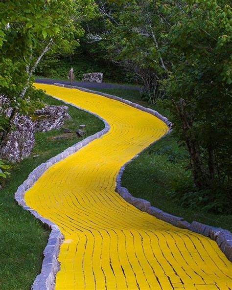 roof center yellow brick road nude