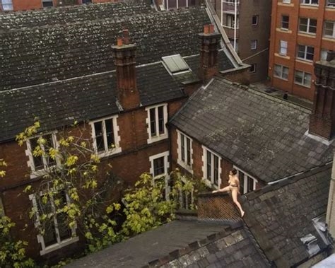 roofter nude