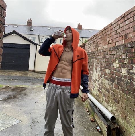 scally lad nude