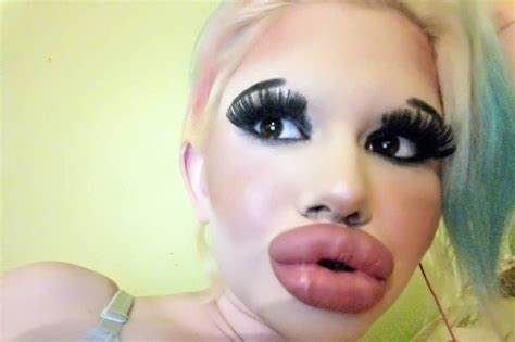 sexy big lips nude